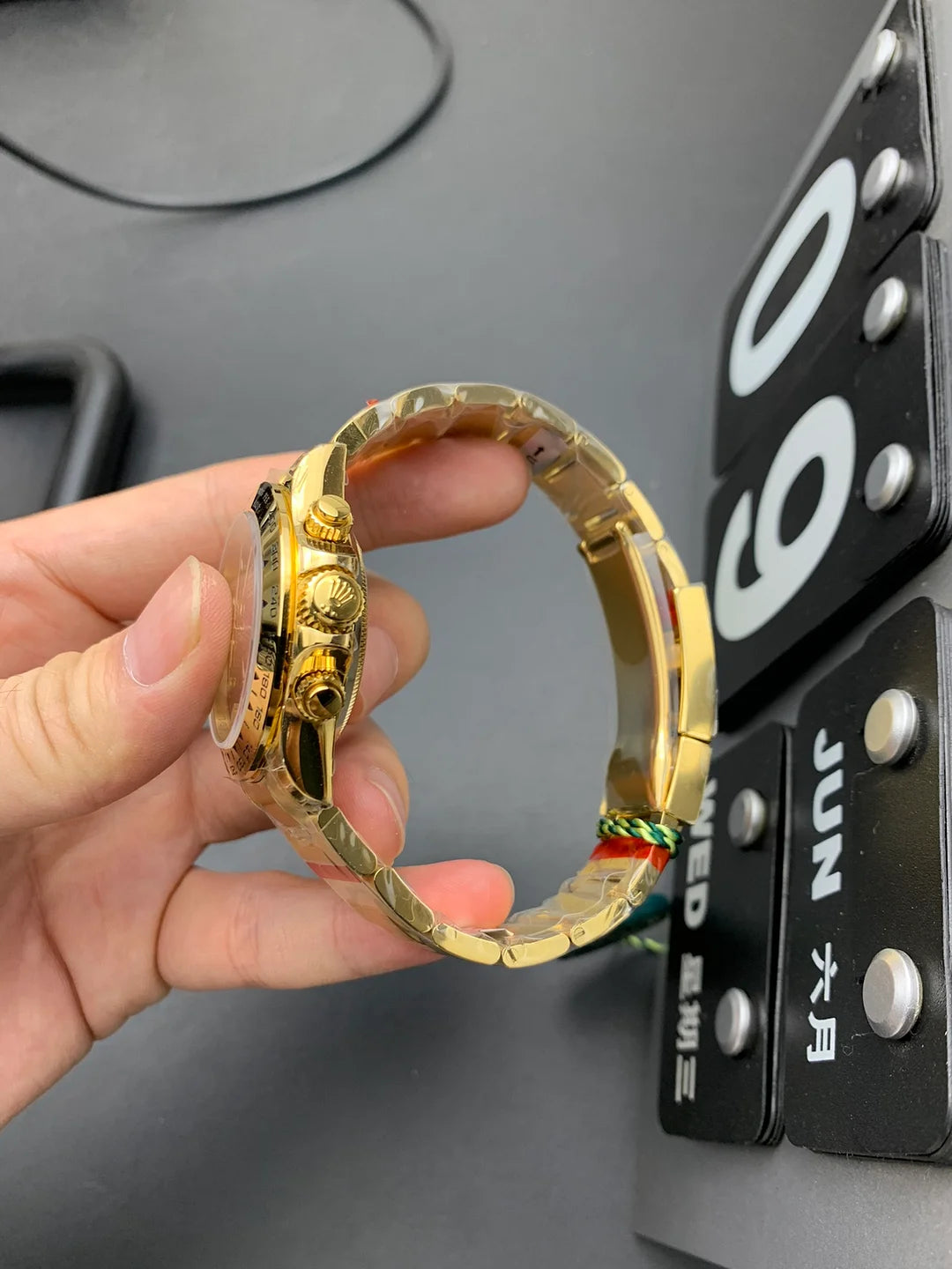 Green dial - Gold strap - 40MM