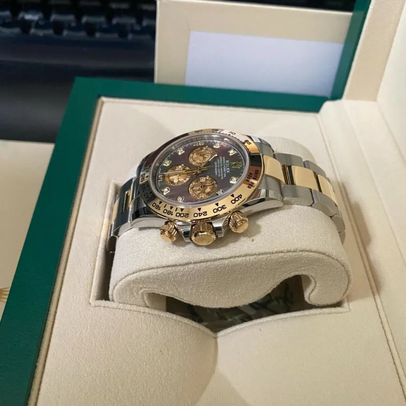 Black dial - Gold strap - 40MM
