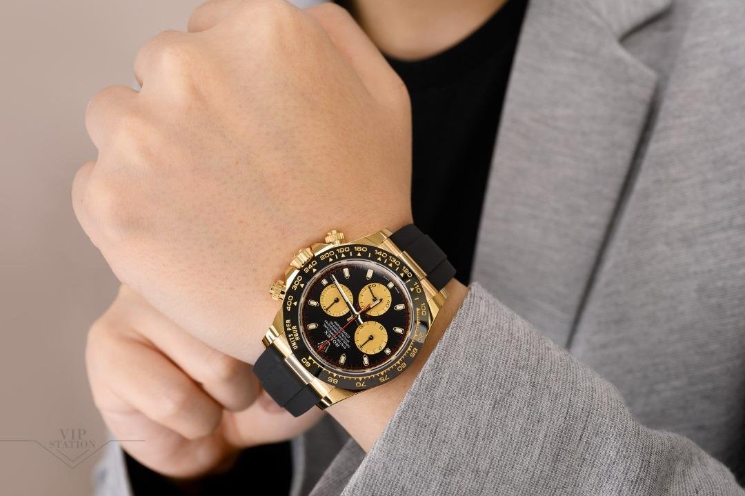 Black dial - Black strap - 40MM