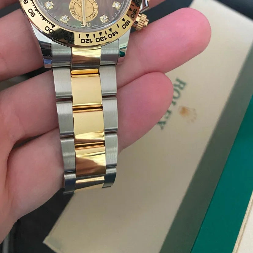 Black dial - Gold strap - 40MM