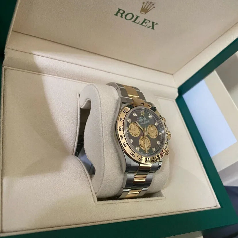 Black dial - Gold strap - 40MM