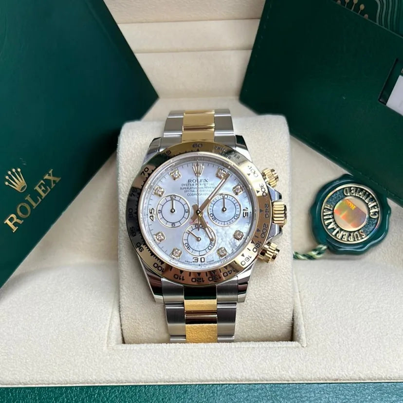 White dial - Gold strap -40MM