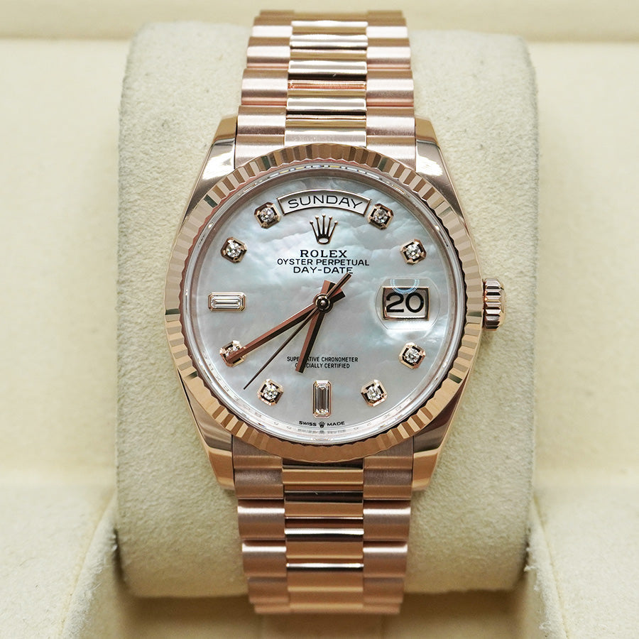 White dial - Gold strap - 36mm