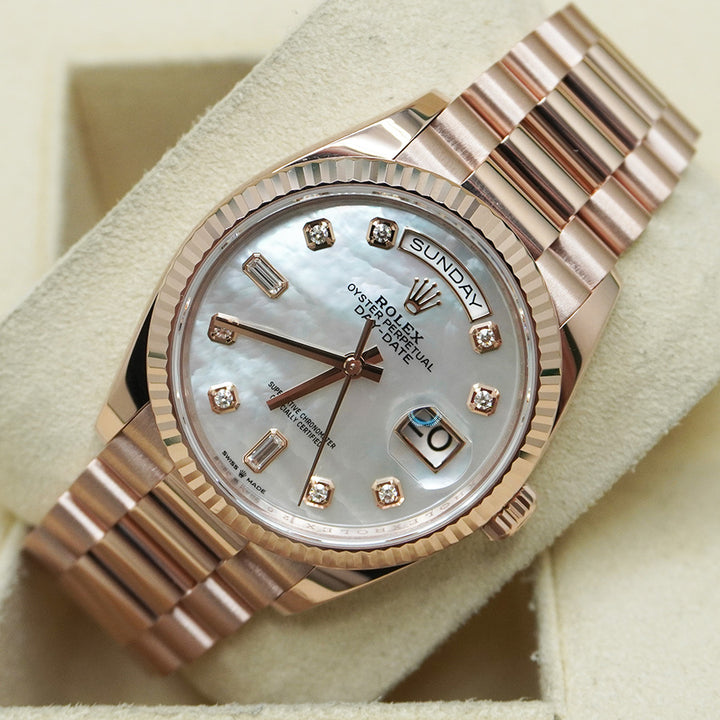 White dial - Gold strap - 36mm