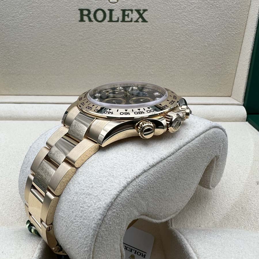 Black dial - Gold strap -40MM