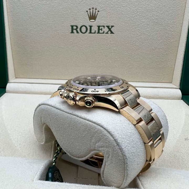 Black dial - Gold strap -40MM