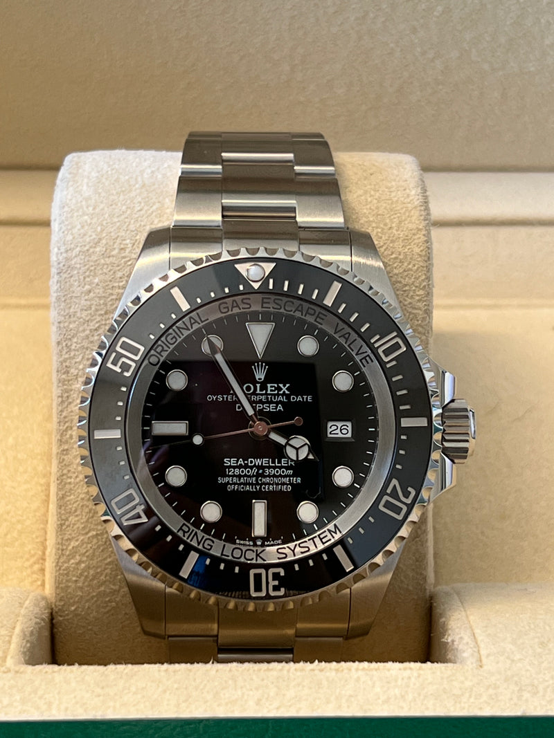 Black dial watch-Silver-44MM