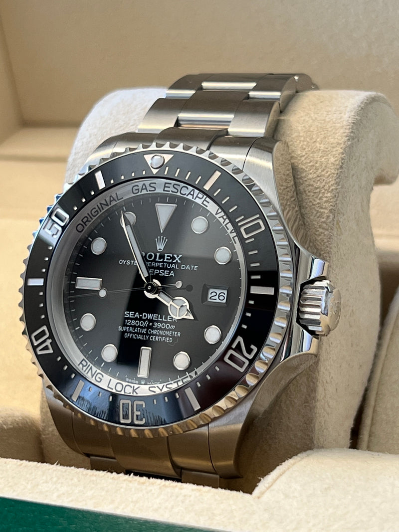Black dial watch-Silver-44MM