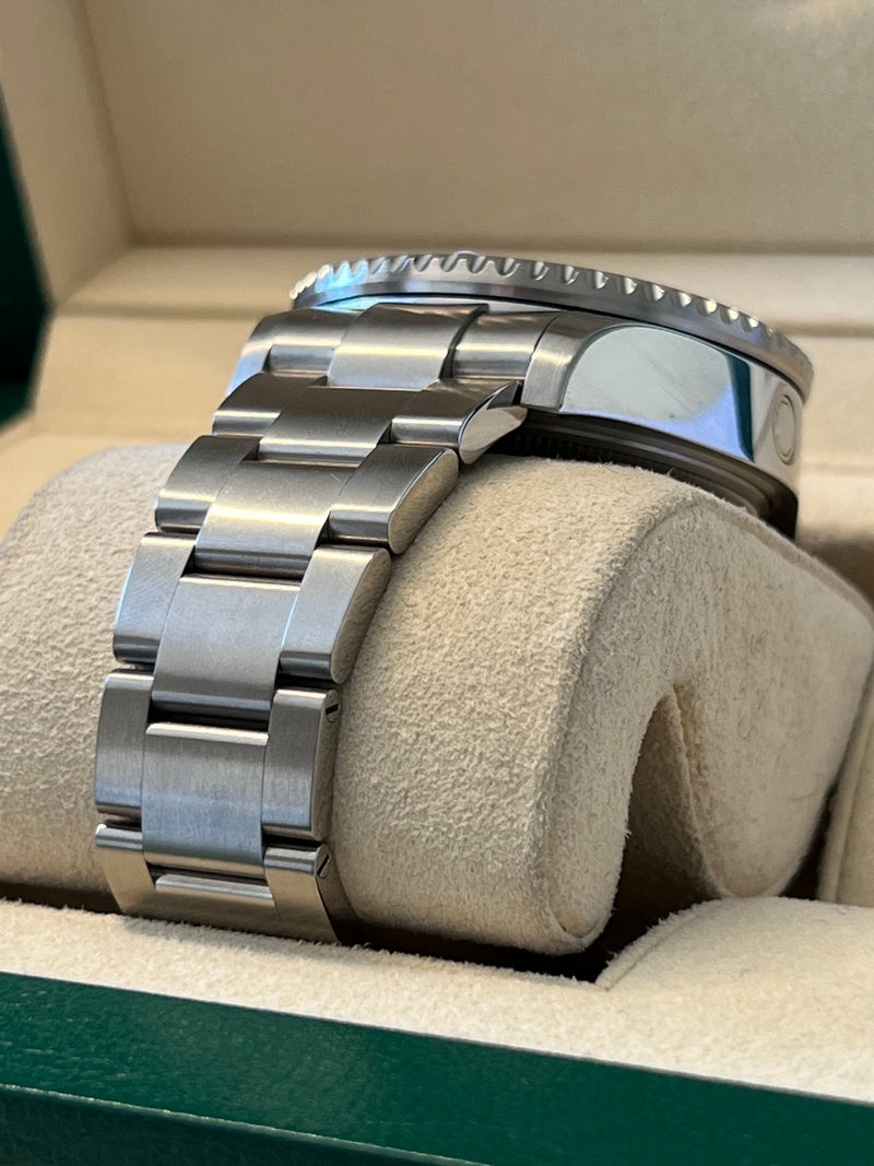 Black dial watch-Silver-44MM