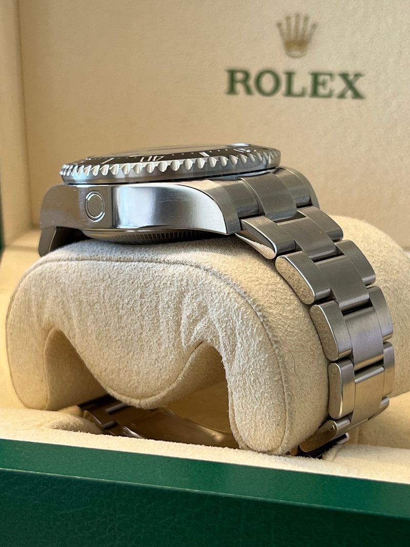 Black dial watch-Silver-44MM