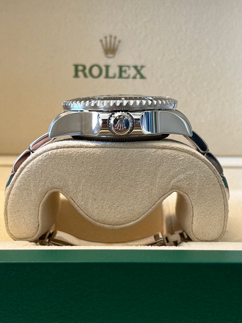 Black dial watch-Silver-44MM
