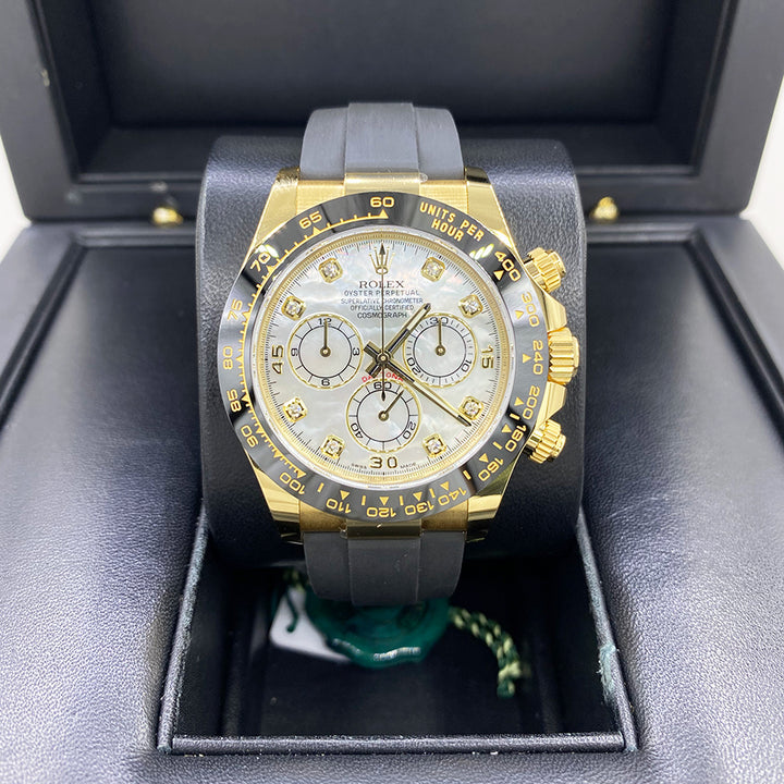 White dial - Black strap - 40MM
