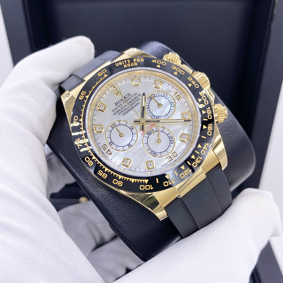 White dial - Black strap - 40MM