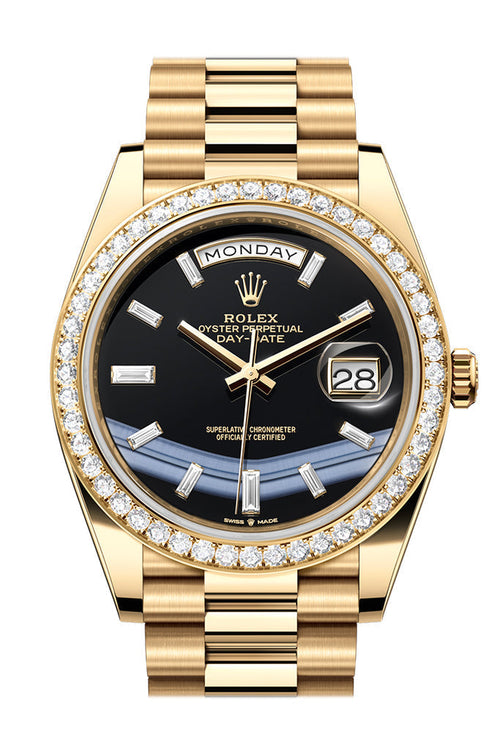 Black dial - Gold strap - 40mm
