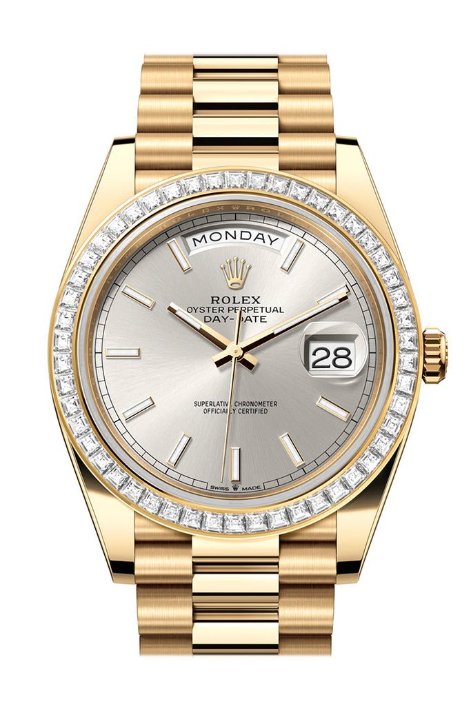Silver dial - Gold strap - 40mm