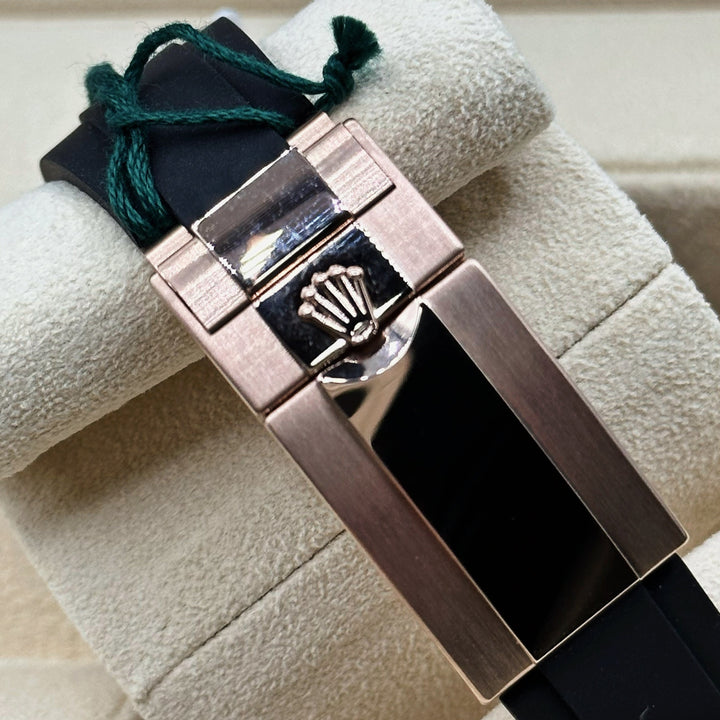 Black dial - Black strap - 40MM