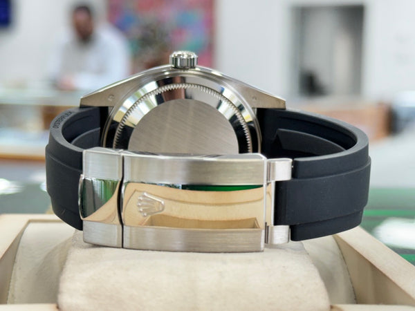 White Dial Watch - Black-42MM