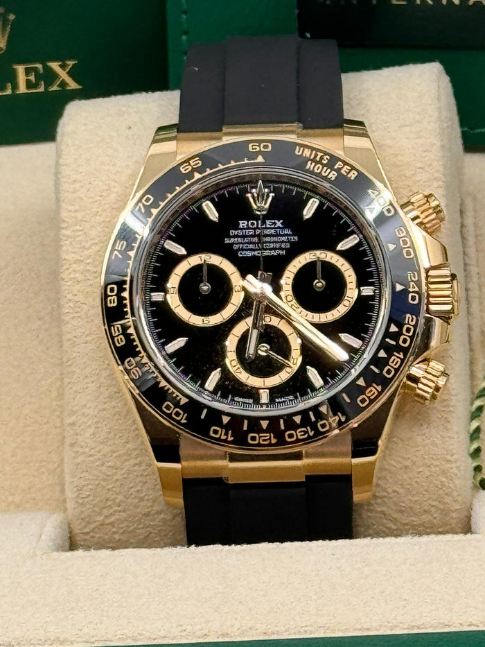 Black dial - Black strap - 40MM