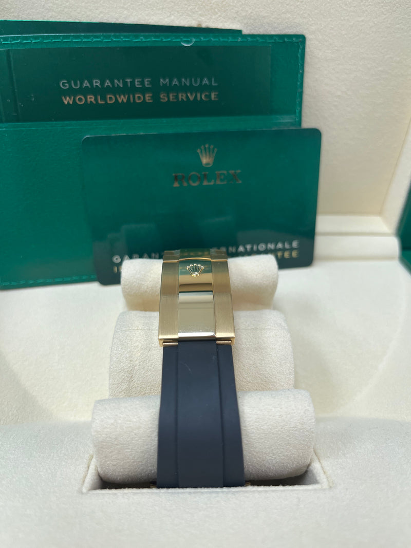 Black Dial Watch - Black-42MM