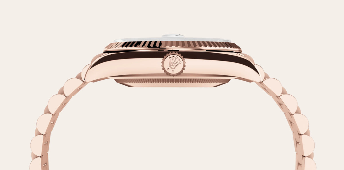 White dial - Gold strap - 36mm