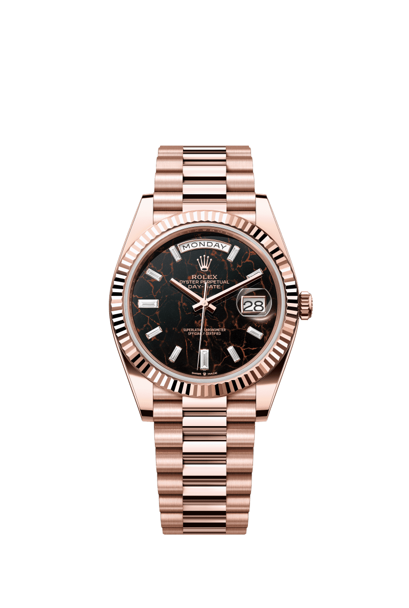 Black dial - Gold strap - 40 mm