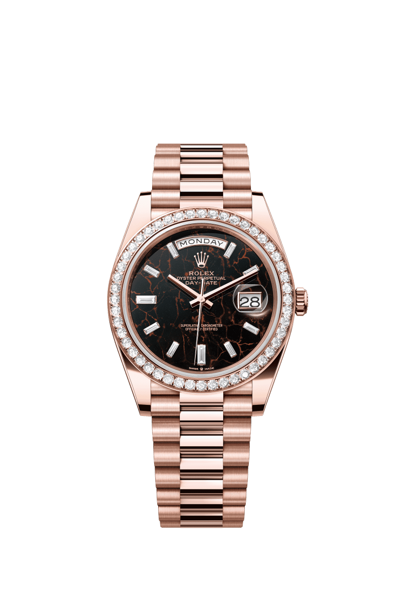 Black dial - Gold strap - 40 mm