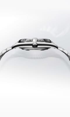 Bright blue dial - Silver strap - 40mm