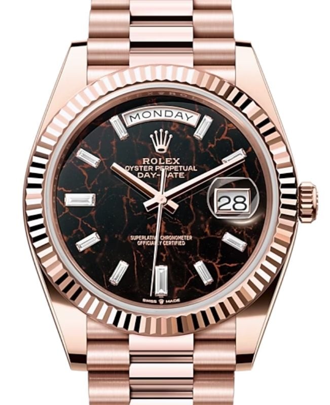 Black dial - Gold strap - 40 mm