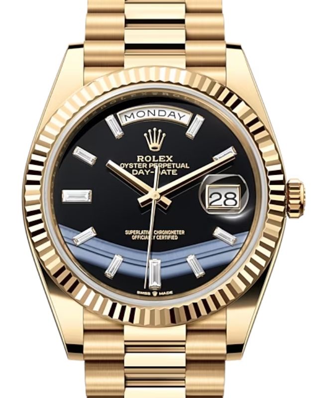 Black dial - Gold strap - 40 mm