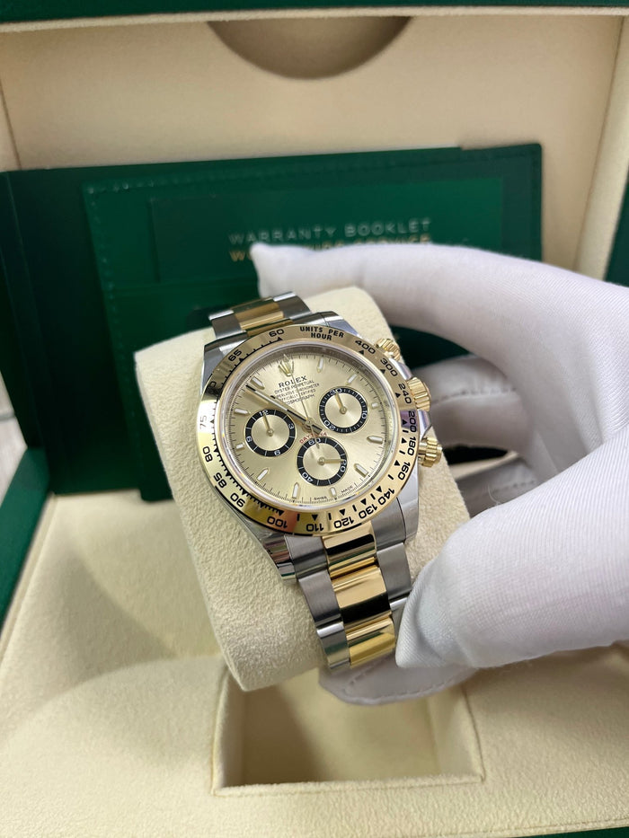 Gold dial - Gold strap - 40MM