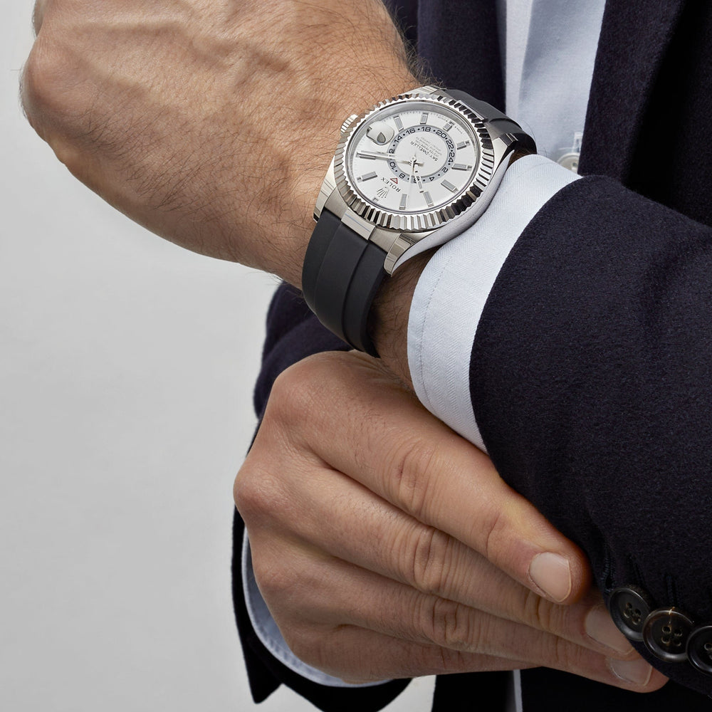 White Dial Watch - Black-42MM