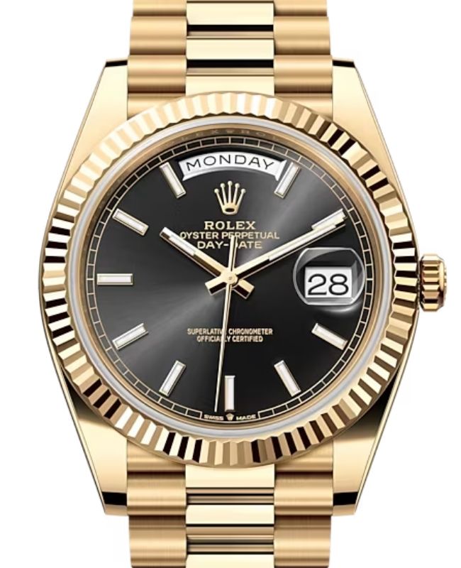 Shiny black dial - Gold strap - 40mm